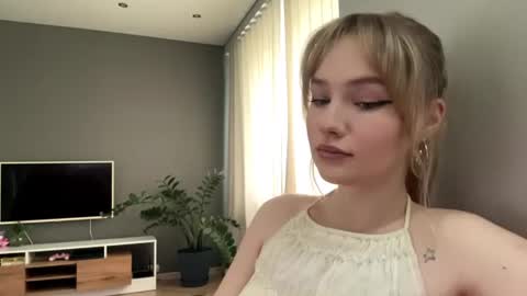 Kristie online show from June 2026 02:05:02 AM