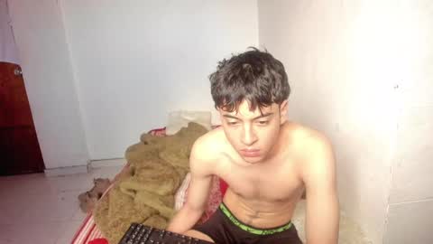 Snapshot of picaszomilos350 chatting on May 2026 03:06:01 PM picaszomilos350 online show from May 2026 03:06:01 PM