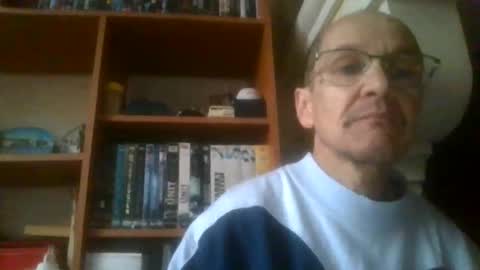 Snapshot of pichoun71 chatting on December 2024 08:00:01 AM pichoun71 online show from December 2024 08:00:01 AM