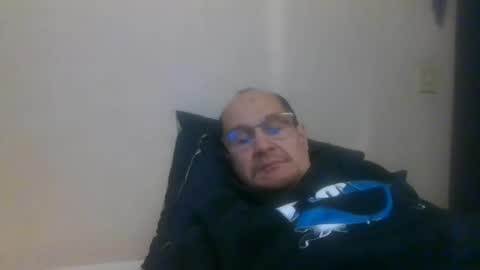 Snapshot of pichoun71 chatting on January 2025 08:06:01 AM pichoun71 online show from January 2025 08:06:01 AM