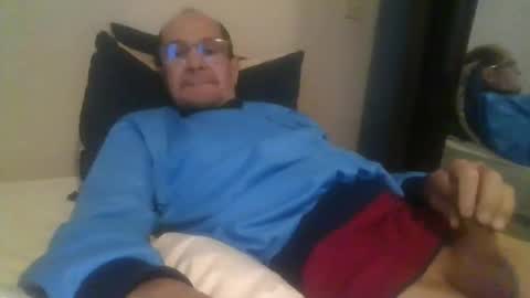 Snapshot of pichoun71 chatting on January 2025 07:43:01 AM pichoun71 online show from January 2025 07:43:01 AM