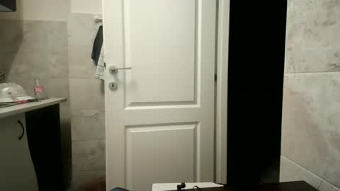 Snapshot of pieceofmoon chatting on November 2025 10:03:02 PM Moonie online show from November 2025 10:03:02 PM