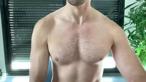 Snapshot of pierre81000 chatting on November 2025 01:36:01 PM pierre81000 online show from November 2025 01:36:01 PM