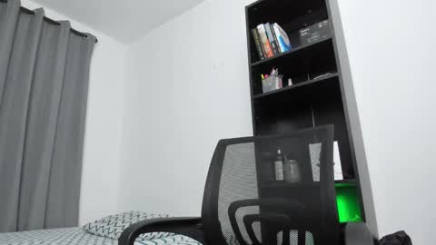 Snapshot of pierrevidal chatting on February 2025 12:51:01 AM Pierre online show from February 2025 12:51:01 AM