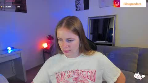 Snapshot of piinkpandora chatting on October 2025 08:06:02 PM PiinkPandora online show from October 2025 08:06:02 PM