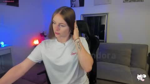 Snapshot of piinkpandora chatting on October 2025 09:36:01 PM PiinkPandora online show from October 2025 09:36:01 PM