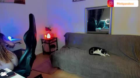 Snapshot of piinkpandora chatting on November 2025 03:22:01 PM PiinkPandora online show from November 2025 03:22:01 PM