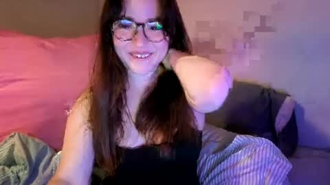 PilloGoddess online show from July 2026 05:03:02 AM