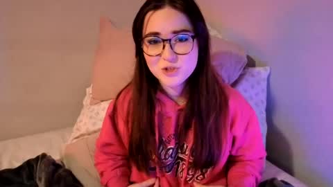 PilloGoddess online show from July 2026 05:25:02 AM
