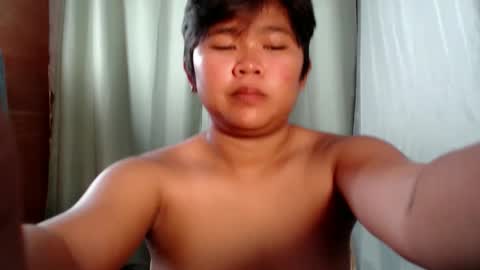 Snapshot of pinayprincesslyn chatting on June 2026 12:33:01 AM Lyn the Lesbian online show from June 2026 12:33:01 AM