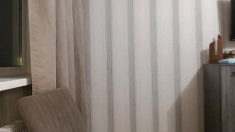       online show from October 2025 06:45:02 PM