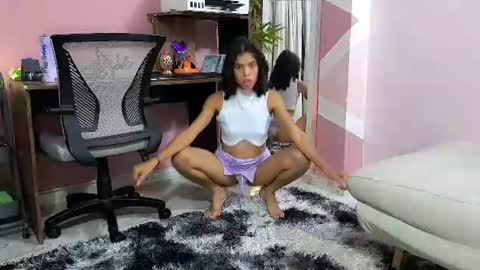 Snapshot of pineappleflipped chatting on July 2026 02:25:01 AM pineappleflipped online show from July 2026 02:25:01 AM