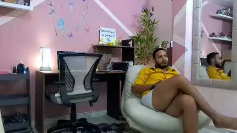 Snapshot of pineappleflipped chatting on July 2026 02:03:01 AM pineappleflipped online show from July 2026 02:03:01 AM