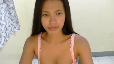 Snapshot of pink_bubbles011 chatting on June 2026 07:09:01 AM pink_bubbles011 online show from June 2026 07:09:01 AM