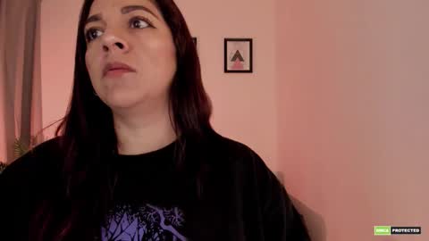 Snapshot of pink_kitten_ chatting on November 2025 10:26:02 AM Eli online show from November 2025 10:26:02 AM