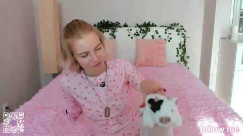 pink_lila18 online show from October 2025 08:12:01 AM