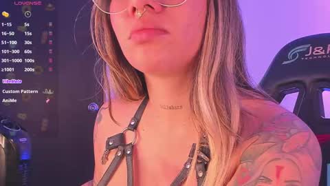 Snapshot of pink_quarz chatting on October 2025 02:52:01 AM KELLY online show from October 2025 02:52:01 AM