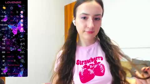 Snapshot of pink_soda33 chatting on June 2026 05:17:01 AM pink_soda33 online show from June 2026 05:17:01 AM