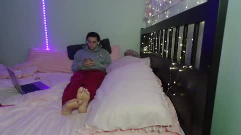 Snapshot of pink_tv chatting on November 2025 12:35:01 AM pink_tv online show from November 2025 12:35:01 AM