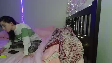 Snapshot of pink_tv chatting on November 2025 02:01:02 AM pink_tv online show from November 2025 02:01:02 AM