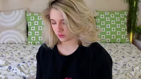 Snapshot of pinkadele chatting on November 2025 09:47:02 AM Adele online show from November 2025 09:47:02 AM