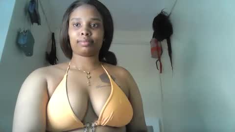 Pinkie online show from November 2025 09:57:02 PM