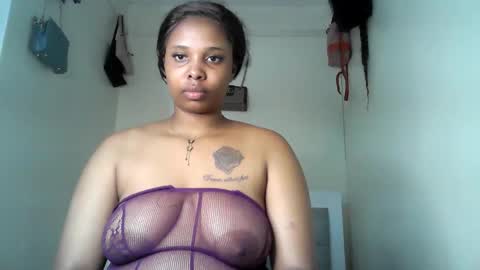 Pinkie online show from December 2025 01:40:02 PM