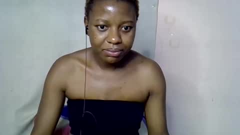 Snapshot of pinkie_bubbles chatting on February 2026 09:02:02 PM Shazz online show from February 2026 09:02:02 PM