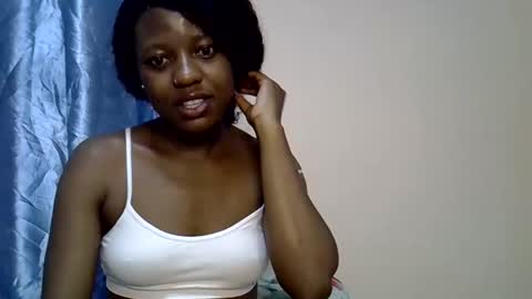 Snapshot of pinkie_bubbles chatting on February 2026 09:19:01 PM Shazz online show from February 2026 09:19:01 PM