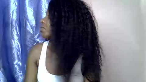 Snapshot of pinkie_bubbles chatting on February 2026 09:27:02 AM Shazz online show from February 2026 09:27:02 AM