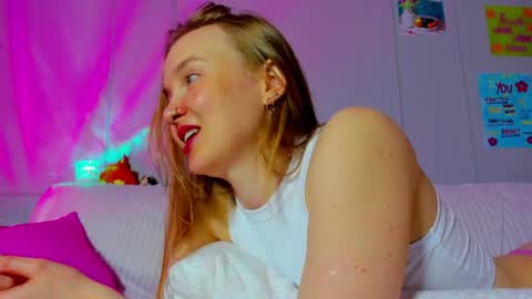 Mila online show from May 2026 12:18:01 AM