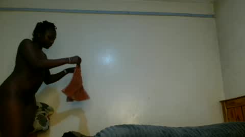 Snapshot of pinklover2003 chatting on June 2026 05:15:01 AM Serena online show from June 2026 05:15:01 AM