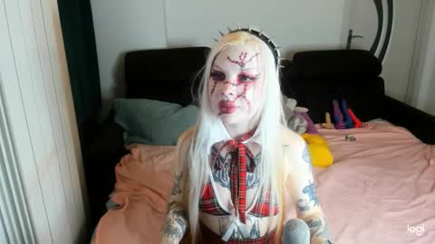 Helen Goat online show from November 2025 02:46:02 AM