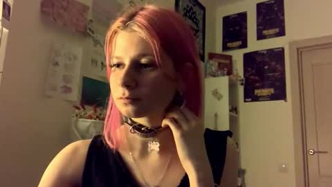 Sara online show from September 2025 06:09:02 PM