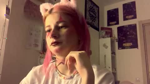 Sara online show from September 2025 06:54:01 PM