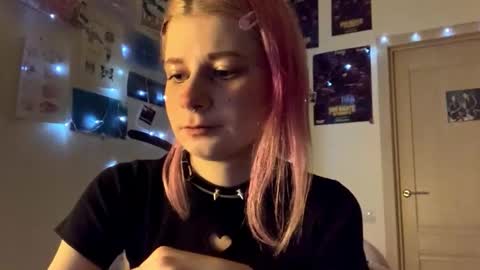 Sara online show from October 2025 06:17:01 PM