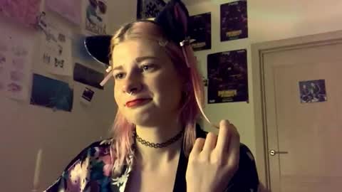 Sara online show from October 2025 08:50:01 PM