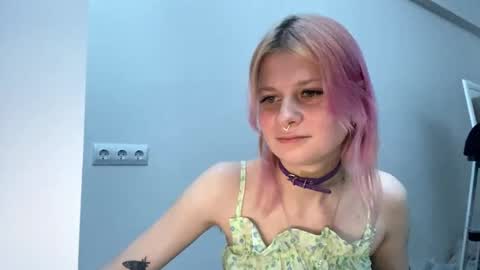 Sara online show from October 2025 10:32:02 PM