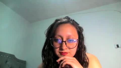 pinkvixen69 online show from October 2025 05:28:02 AM