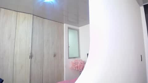 pinky_f00x online show from December 2025 07:53:02 PM