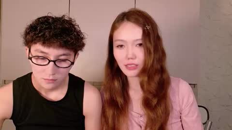 Snapshot of pinkylovers chatting on June 2026 07:18:01 PM Li long hair and Ru short hair online show from June 2026 07:18:01 PM