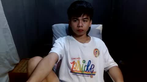 Snapshot of pinoymonstercock_xx chatting on November 2025 02:00:02 AM WIN WIN JAY AR online show from November 2025 02:00:02 AM