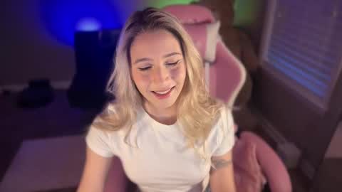 Snapshot of piperisyourho chatting on March 2025 12:00:01 AM Piperisyourho online show from March 2025 12:00:01 AM