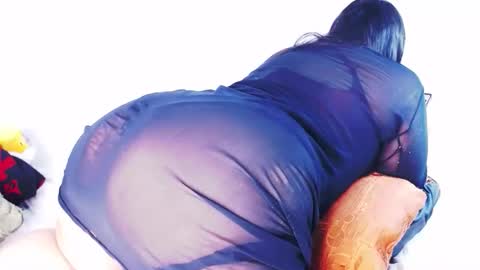 Snapshot of piscies_ass chatting on December 2025 07:14:02 AM Piscies Ass online show from December 2025 07:14:02 AM