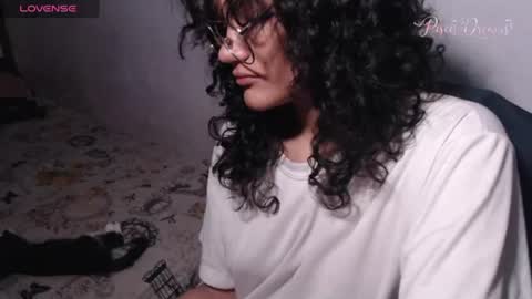 Snapshot of piscis_dreams chatting on July 2026 01:51:02 PM PiscisDreams online show from July 2026 01:51:02 PM