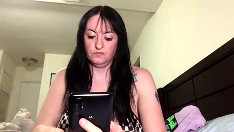 Snapshot of pixie_mixie chatting on June 2026 02:01:01 AM Trash Kitten online show from June 2026 02:01:01 AM