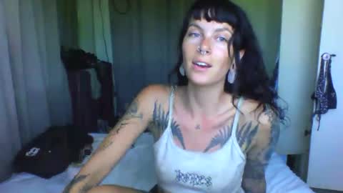 pixiecatfairy online show from March 2026 06:40:01 AM