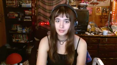 Izzy online show from September 2025 04:53:02 PM