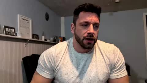 pizza_biceps online show from May 2026 06:29:01 AM