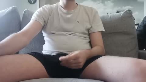 Snapshot of pladplad chatting on December 2024 11:03:02 AM PLADPLAS online show from December 2024 11:03:02 AM